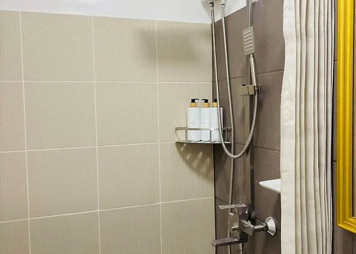Metro Grand View Tower Apartamento